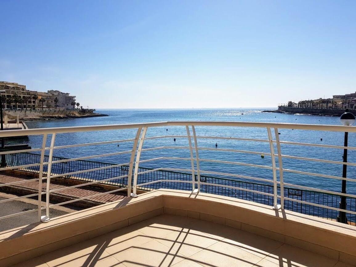 Riviera Holiday Apartments - Seafront - Wifi Marsaskala Room photo