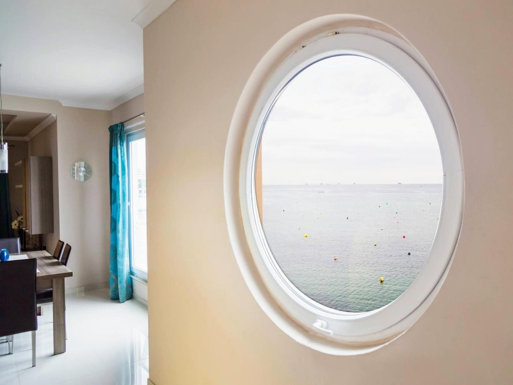 Riviera Holiday Apartments - Seafront - Wifi Marsaskala Room photo