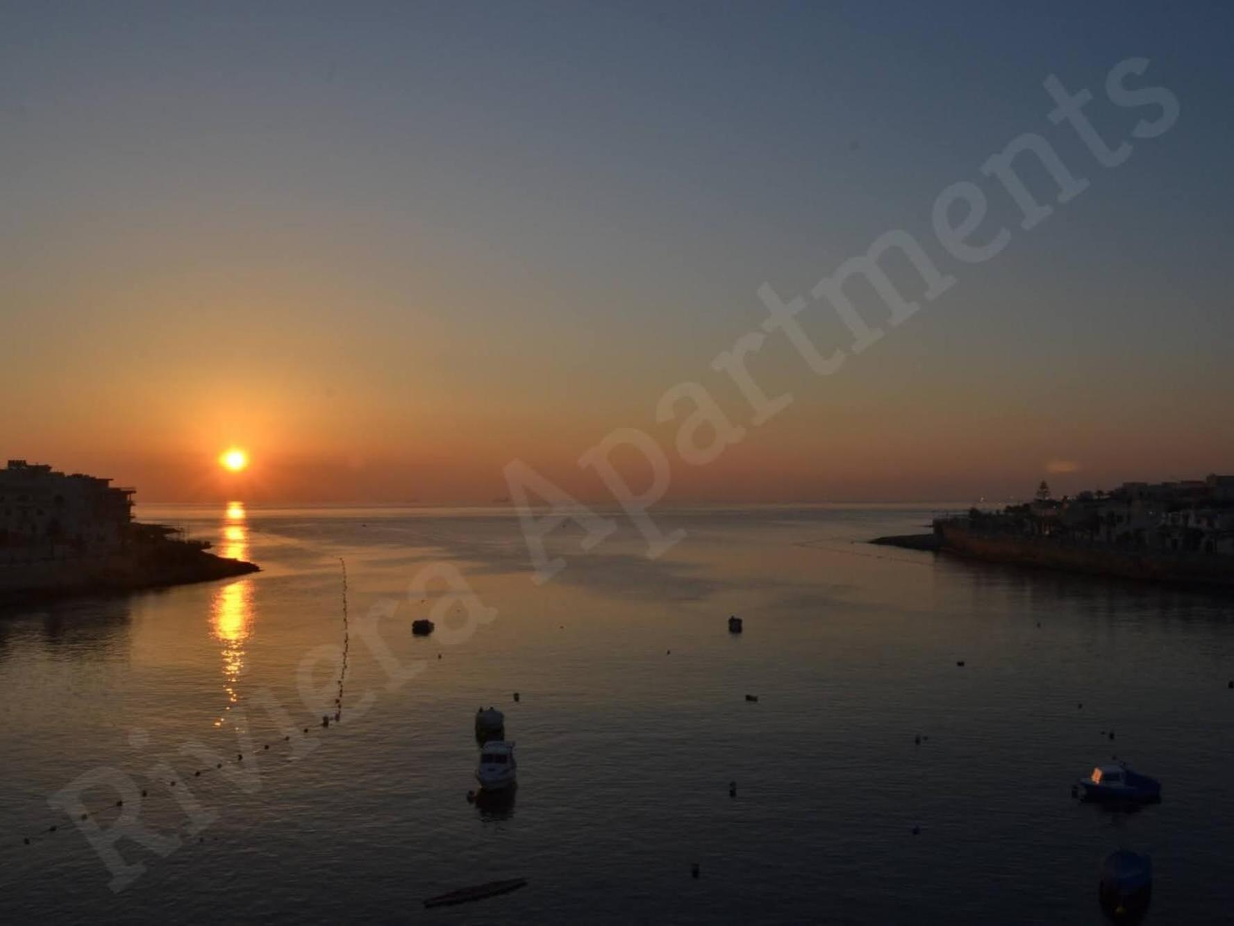 Riviera Holiday Apartments - Seafront - Wifi Marsaskala Room photo
